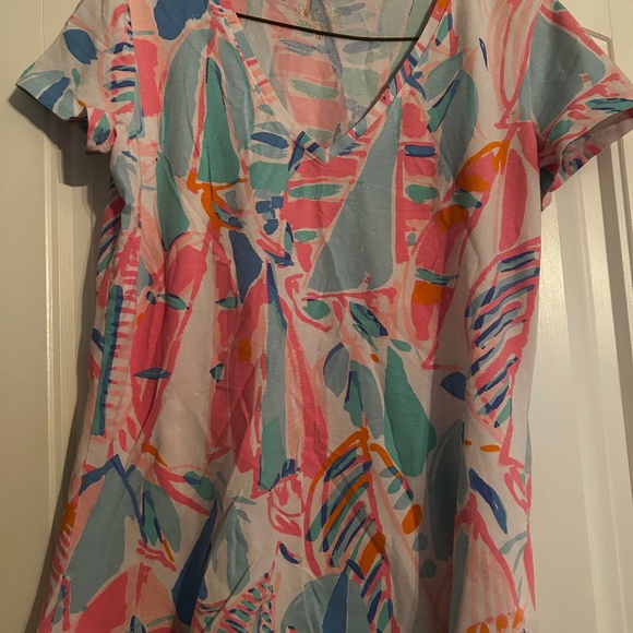 2 lily pulitzer tee shirts - Picture 1 of 2